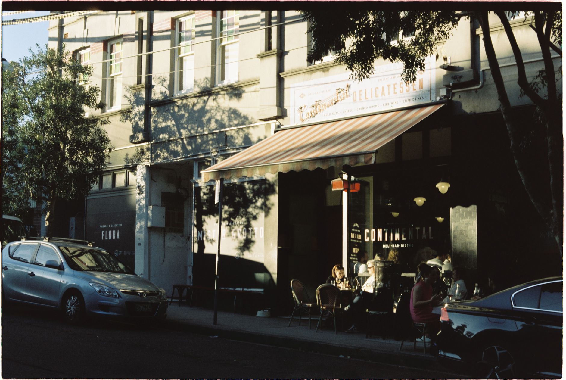 Cafe Tazza